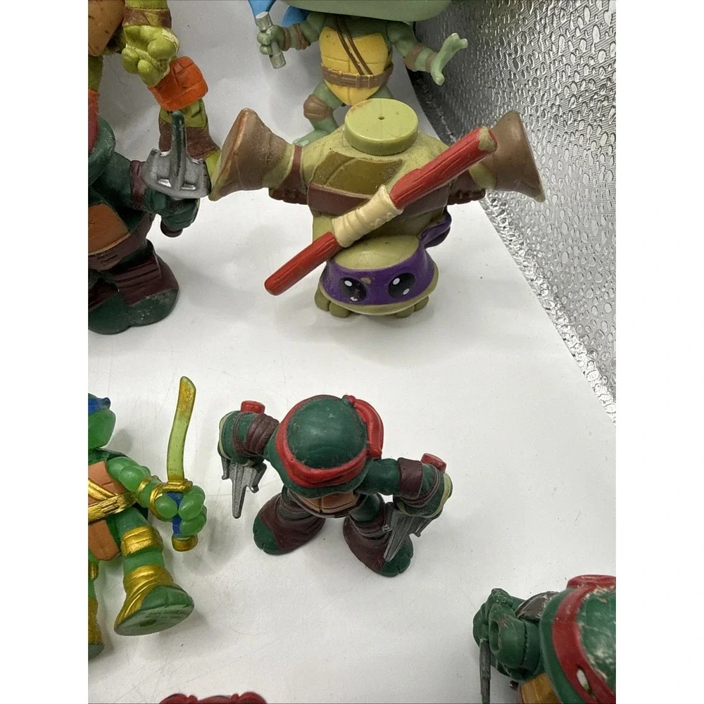 LOT‎ 19 TEENAGE MUTANT NINJA TURTLES ACTION FIGURES